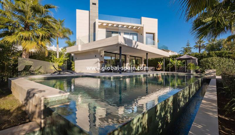 House - Detached Villa - Resale - Nueva Andalucía - Costa del Sol
