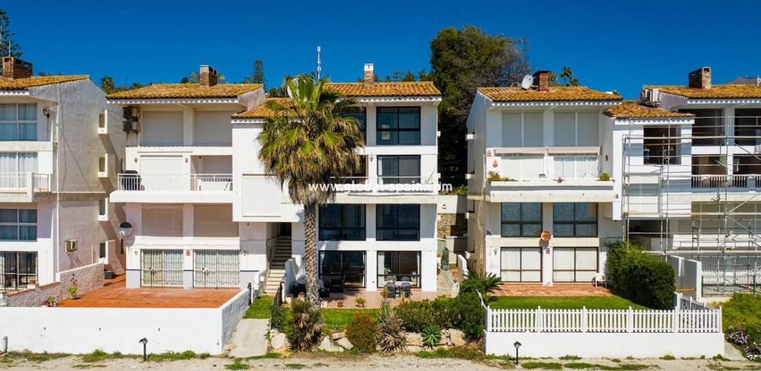 Resale - House - Semi-Detached House - Estepona - Costa del Sol