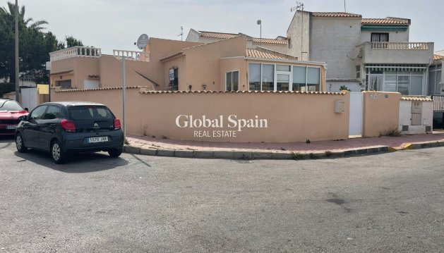 2. Dom miejski - Odsprzedaż - ORIHUELA COSTA -
                La Florida