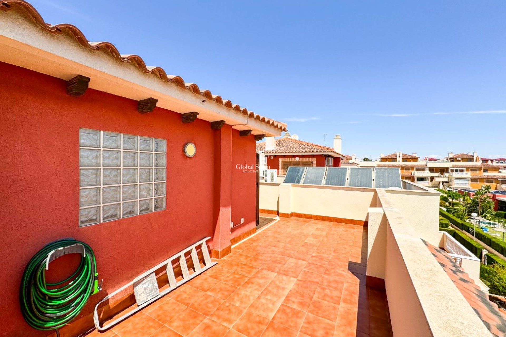 Alquiler a corto plazo - Apartamento -
PLAYA FLAMENCA - Zeniamar