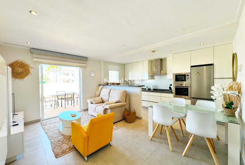 Alquiler a corto plazo - Apartamento -
PUNTA PRIMA