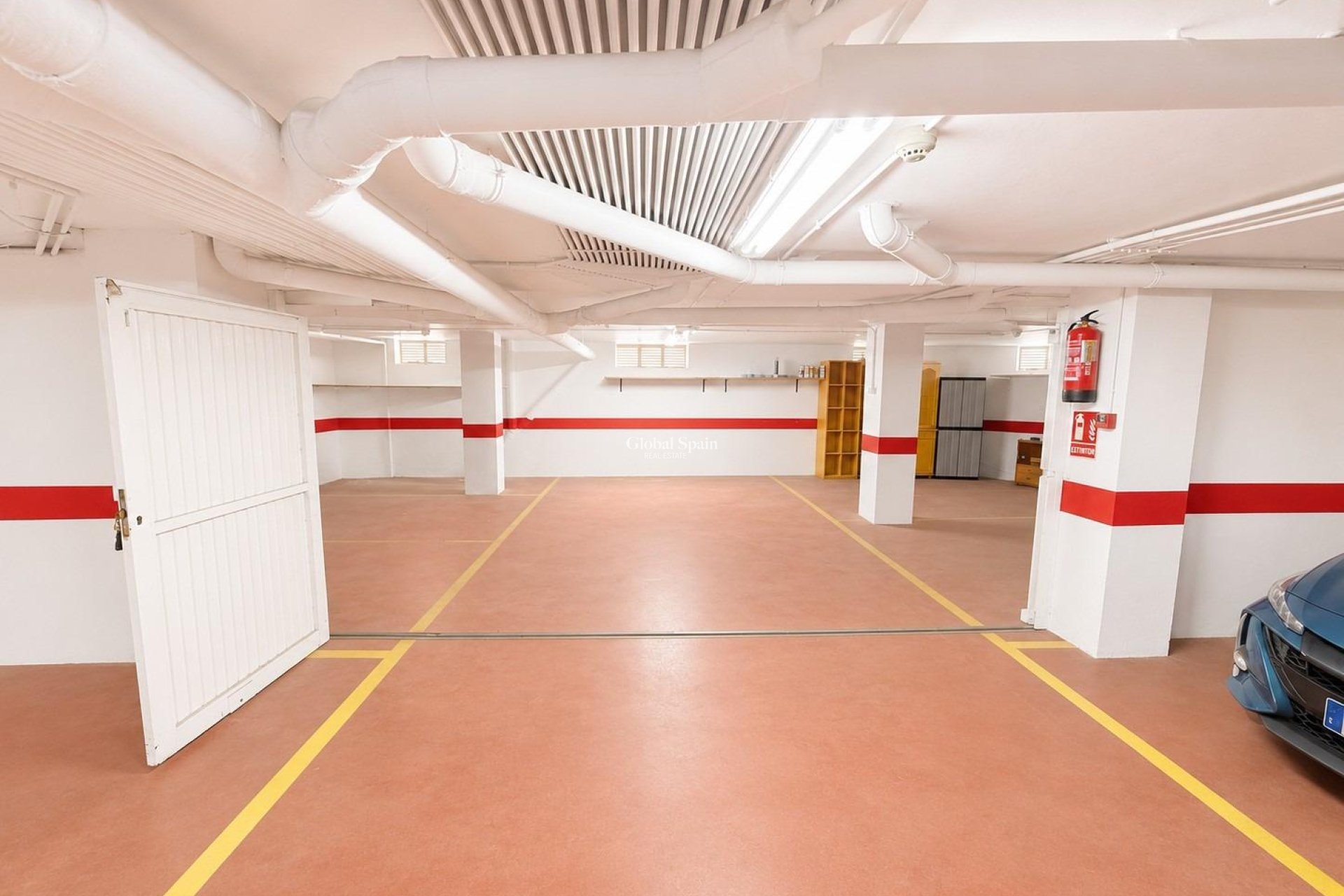 Alquiler a largo plazo - APARCAMIENTO / GARAJE -
TORREVIEJA - Centro