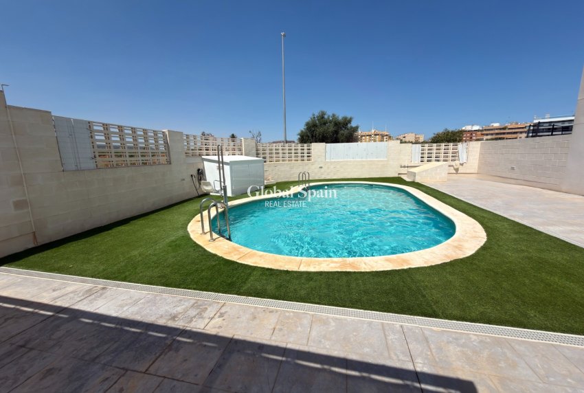 Alquiler a largo plazo - APARTAMENTO -
DENIA - Port