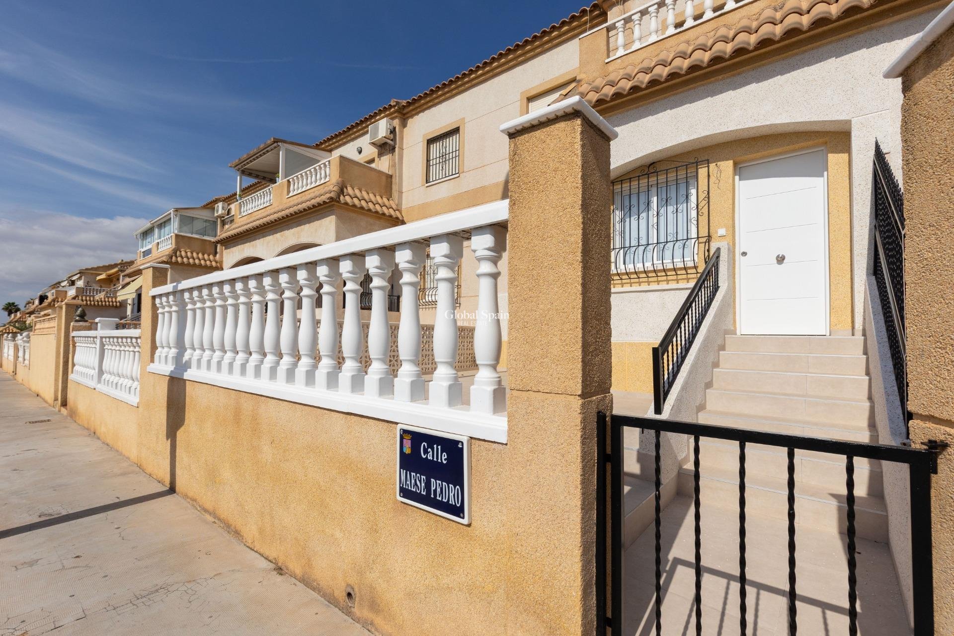 Alquiler a largo plazo - APARTAMENTO -
TORREVIEJA - Zona los Frutales
