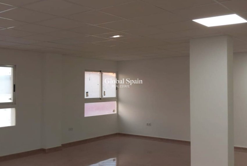 Alquiler a largo plazo - Local -
CALLOSA D'EN SARRIÀ - Callosa De Ensarrià