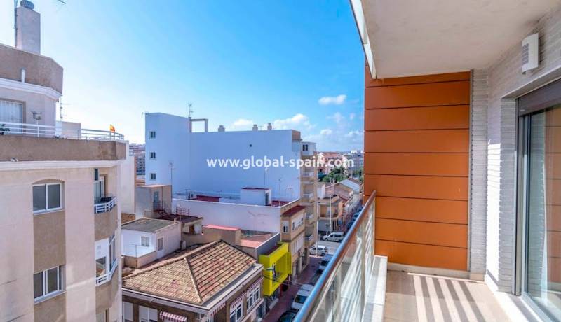 Apartament - Odsprzedaż - TORREVIEJA - 