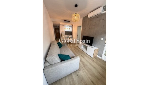 APARTAMENTO - Venta - TORREVIEJA -
                Center