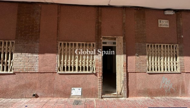 APARTAMENTO - Venta - TORREVIEJA -
                Center