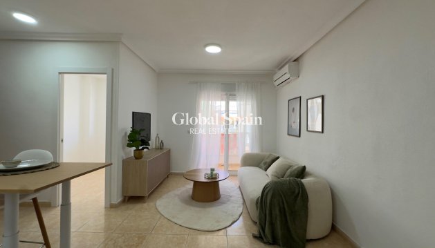 APARTAMENTO - Venta - TORREVIEJA -
                Center