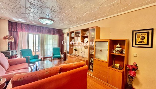 APARTAMENTO - Venta - TORREVIEJA -
                Center