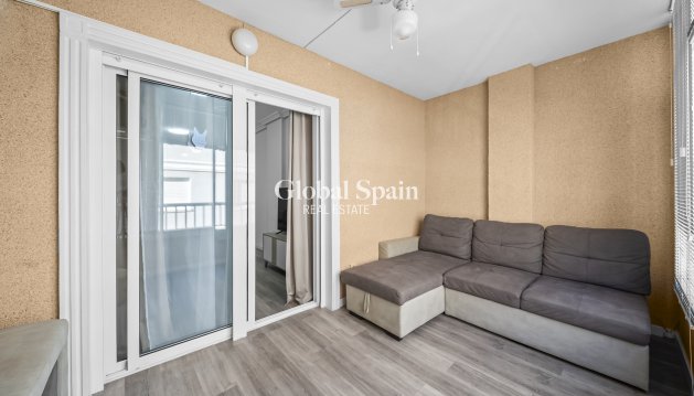 Apartamento - Venta - TORREVIEJA -
                Centro