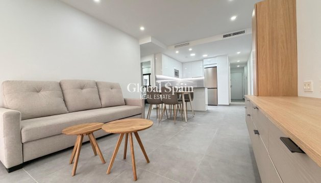APARTAMENTO - Venta - TORREVIEJA -
                Estacion de autobuses