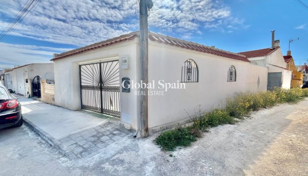 APARTAMENTO - Venta - TORREVIEJA -
                La Siesta - El Salado - Torreta