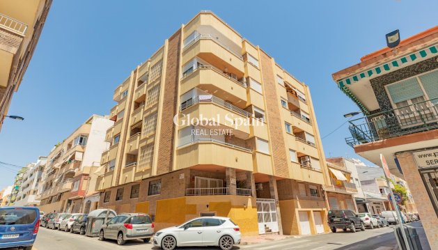 APARTAMENTO - Venta - TORREVIEJA -
                Playa del cura