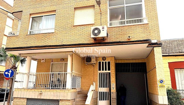 APARTMENT - Resale - LOS ALCÁZARES -
                LOS ALCÁZARES