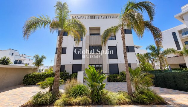 APARTMENT - Resale - LOS ALCÁZARES -
                LOS ALCÁZARES