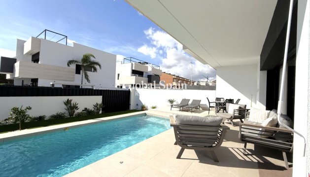 APARTMENT - Resale - PILAR DE LA HORADADA -
                Costa Blanca Sur