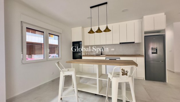 APARTMENT - Resale - TORREVIEJA -
                Acequion