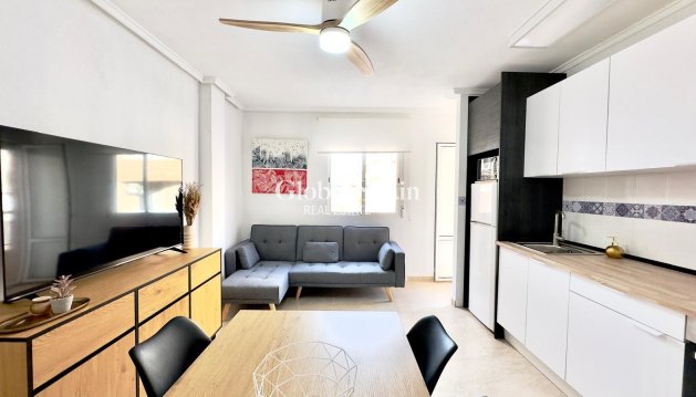 APARTMENT - Resale - TORREVIEJA -
                Center