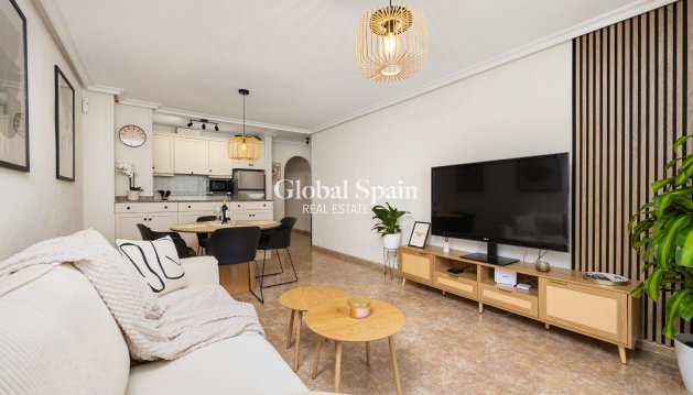 APARTMENT - Resale - TORREVIEJA -
                Center