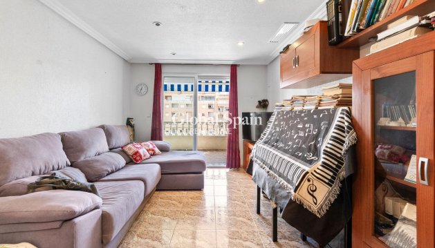 APARTMENT - Resale - TORREVIEJA -
                Center
