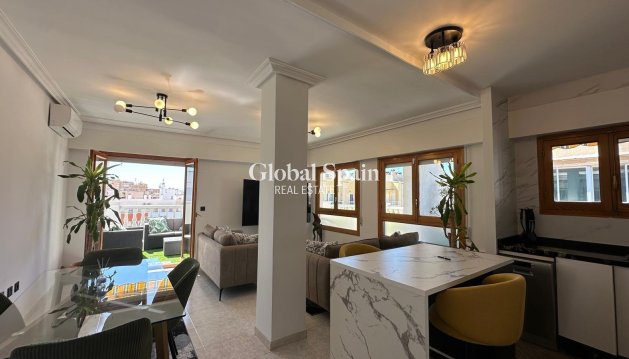 APARTMENT - Resale - TORREVIEJA -
                Center