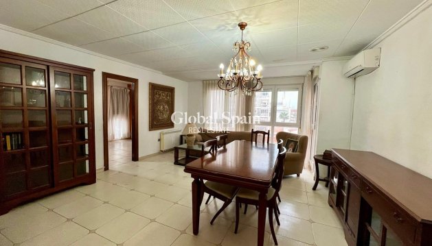 APARTMENT - Resale - TORREVIEJA -
                Center