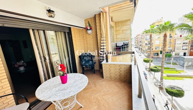 APARTMENT - Resale - TORREVIEJA -
                Center