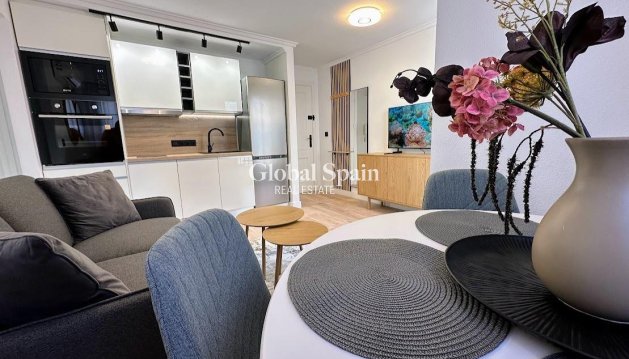 APARTMENT - Resale - TORREVIEJA -
                Center