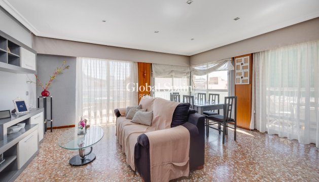 APARTMENT - Resale - TORREVIEJA -
                Center