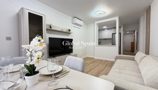 APARTMENT - Resale - TORREVIEJA -
                Center