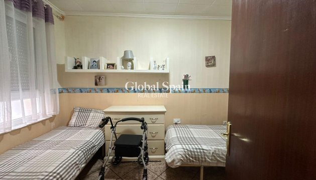 APARTMENT - Resale - TORREVIEJA -
                Estacion de autobuses