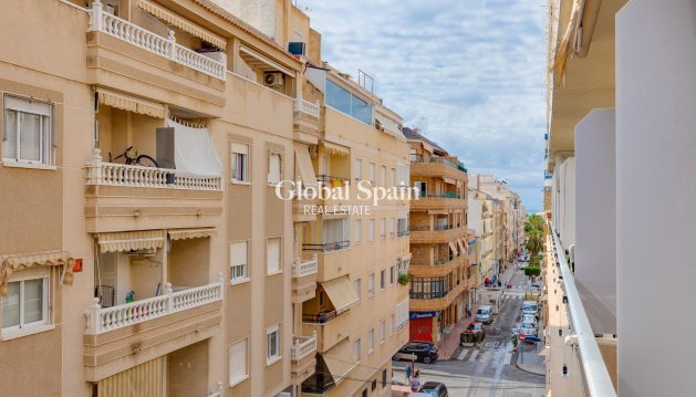 APARTMENT - Resale -
                TORREVIEJA - GSR-48005