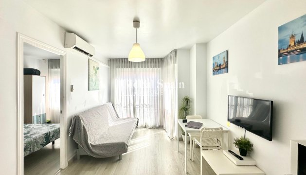 APARTMENT - Resale - TORREVIEJA -
                Paseo maritimo