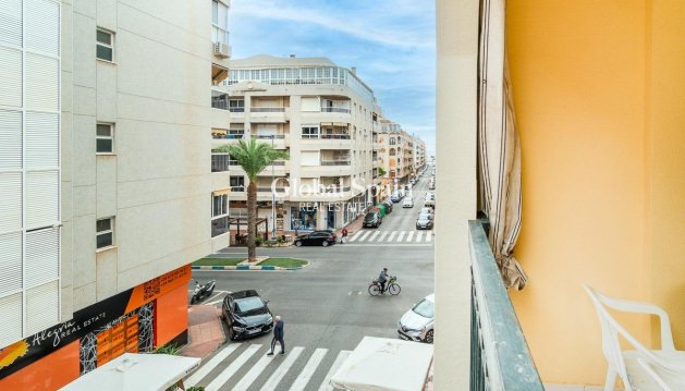 APARTMENT - Resale - TORREVIEJA -
                Playa del cura