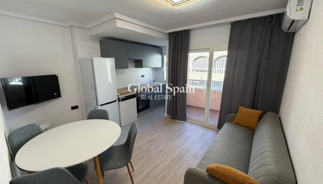 APARTMENT - Resale - TORREVIEJA -
                Playa del Cura