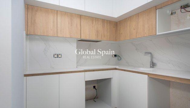 Apartment - Resale - TORREVIEJA -
                Playa del Cura