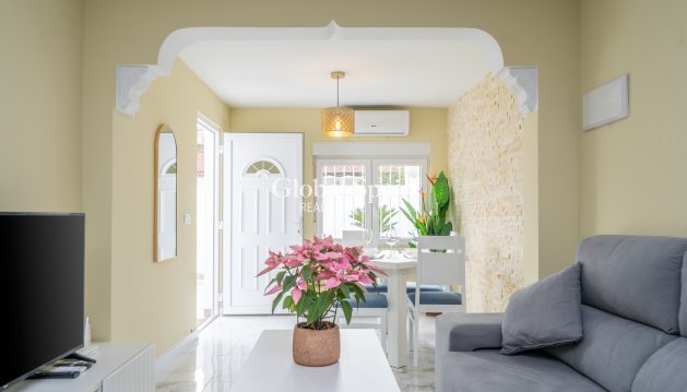 APARTMENT - Resale - TORREVIEJA -
                Torreta