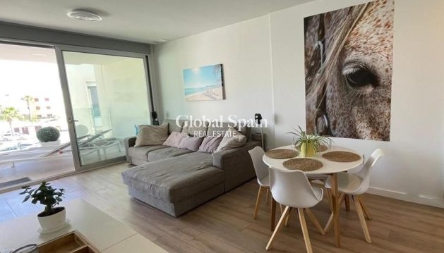 APARTMENT - Resale -
                VILLAMARTÍN - GSR-88628