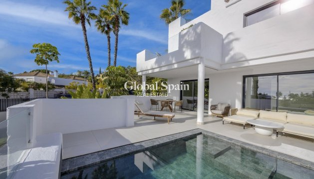 APPARTEMENT - Nieuwbouw - ESTEPONA -
                El Paraíso