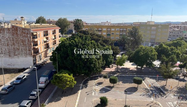 APPARTEMENT - Revente - ALMORADÍ -
                ALMORADÍ