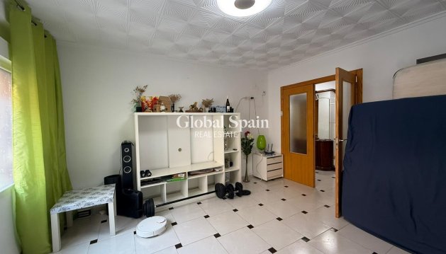 APPARTEMENT - Revente - DENIA -
                Center