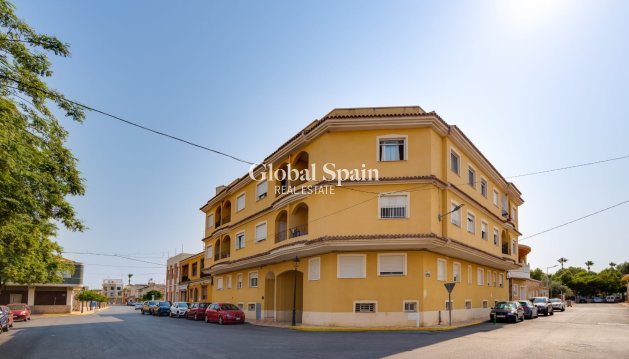 APPARTEMENT - Revente - JACARILLA -
                Inland