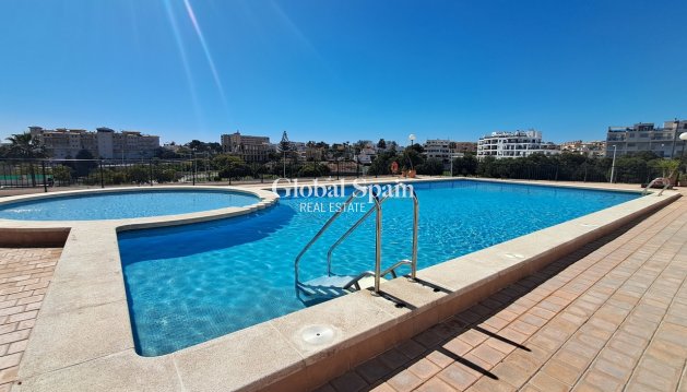 APPARTEMENT - Revente - LA ZENIA -
                Costa Blanca