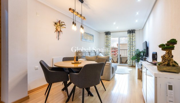 APPARTEMENT - Revente - LOS MONTESINOS -
                Costa Blanca