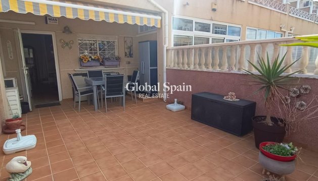 APPARTEMENT - Revente - ORIHUELA COSTA -
                Los Almendros-la Florida