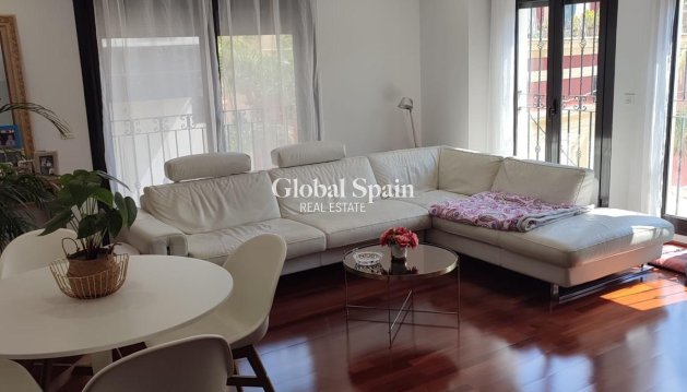 APPARTEMENT - Revente - ORIHUELA -
                Zona Centro
