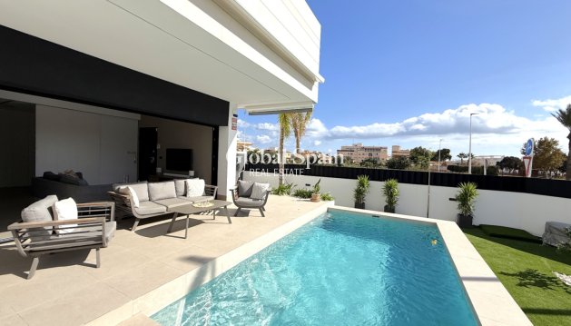 APPARTEMENT - Revente - PILAR DE LA HORADADA -
                Costa Blanca Sur