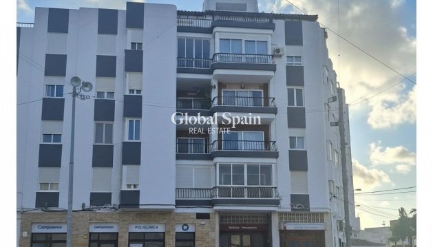 APPARTEMENT - Revente - PILAR DE LA HORADADA -
                Costa Blanca