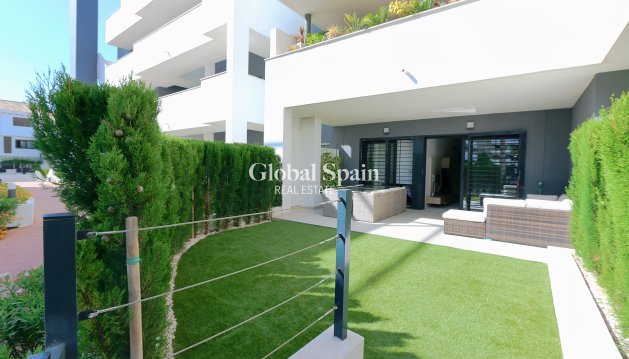 APPARTEMENT - Revente - PLAYA FLAMENCA -
                Costa Blanca
